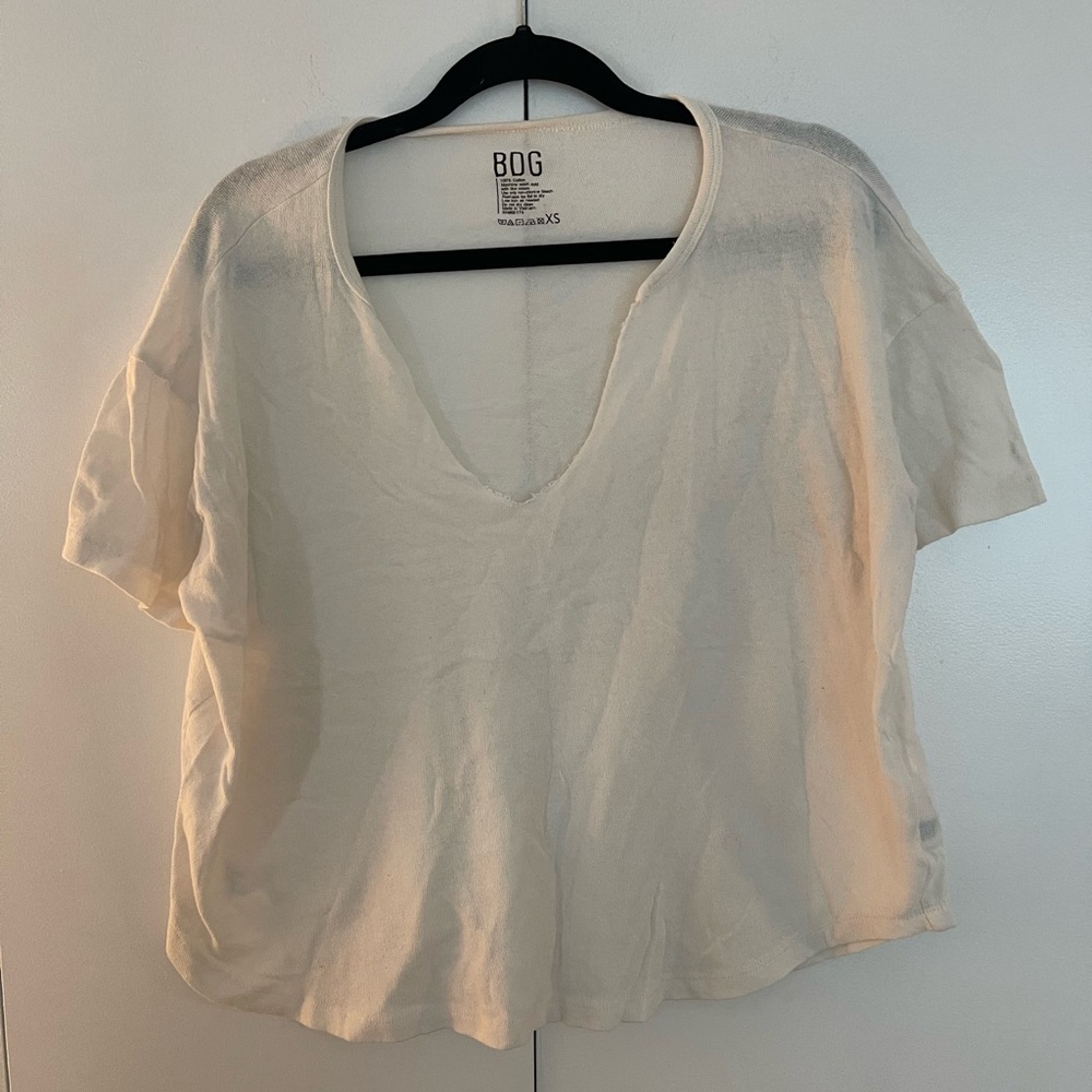 white uo t shirt